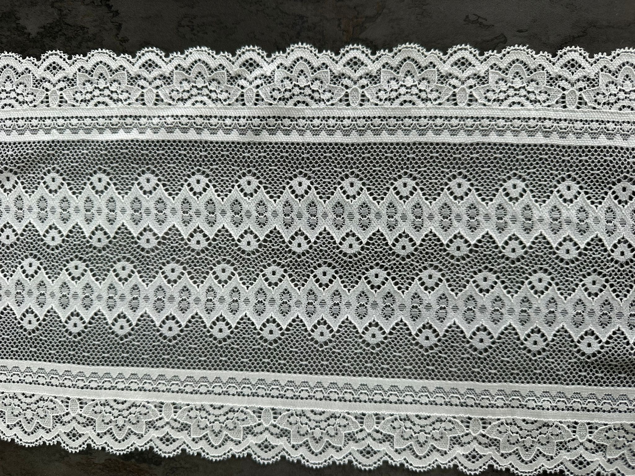 Geniş Danteller 18 cm-20 cm 16